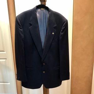 Men’s navy wool sports coat.